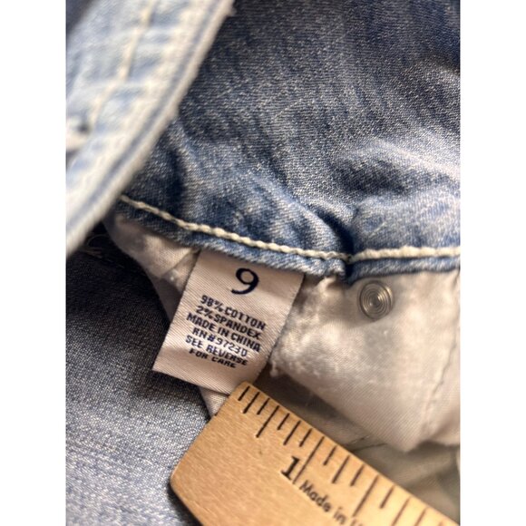 Almost Famous Women's SZ 9 Distressed Denim Shorts Lace Trim Baby Doll JCP49898 - Picture 3 of 14